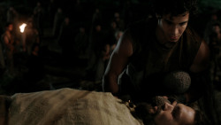 extant_GameOfThrones_1x10-FireAndBlood_4820