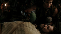extant_GameOfThrones_1x10-FireAndBlood_4821
