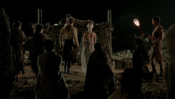 extant_GameOfThrones_1x10-FireAndBlood_4826
