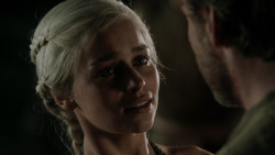 extant_GameOfThrones_1x10-FireAndBlood_4886