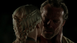 extant_GameOfThrones_1x10-FireAndBlood_4893