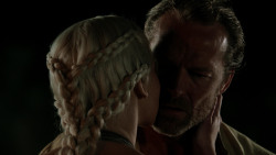 extant_GameOfThrones_1x10-FireAndBlood_4894