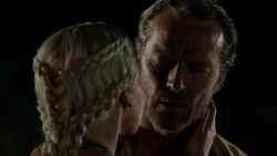 extant_GameOfThrones_1x10-FireAndBlood_4898