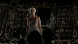 extant_GameOfThrones_1x10-FireAndBlood_4943