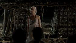 extant_GameOfThrones_1x10-FireAndBlood_4946