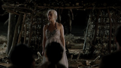extant_GameOfThrones_1x10-FireAndBlood_4947
