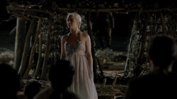 extant_GameOfThrones_1x10-FireAndBlood_4949