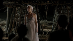 extant_GameOfThrones_1x10-FireAndBlood_4950
