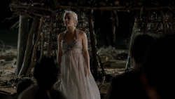 extant_GameOfThrones_1x10-FireAndBlood_4951