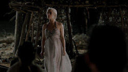 extant_GameOfThrones_1x10-FireAndBlood_4952