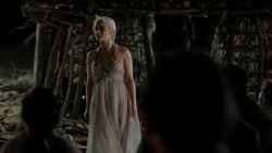 extant_GameOfThrones_1x10-FireAndBlood_4953