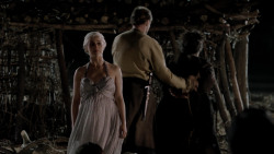 extant_GameOfThrones_1x10-FireAndBlood_5014