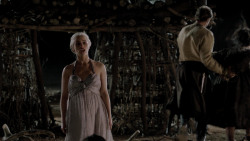 extant_GameOfThrones_1x10-FireAndBlood_5019