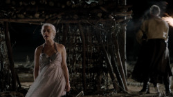 extant_GameOfThrones_1x10-FireAndBlood_5024