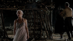 extant_GameOfThrones_1x10-FireAndBlood_5025