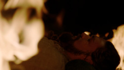 extant_GameOfThrones_1x10-FireAndBlood_5208