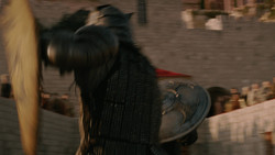 extant_GameOfThrones_2x01-TheNorthRemembers_0005