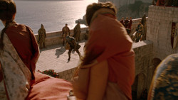 extant_GameOfThrones_2x01-TheNorthRemembers_0017
