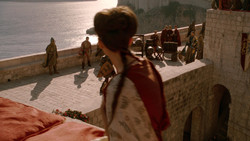 extant_GameOfThrones_2x01-TheNorthRemembers_0020