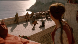 extant_GameOfThrones_2x01-TheNorthRemembers_0021