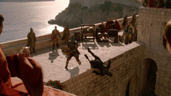 extant_GameOfThrones_2x01-TheNorthRemembers_0025