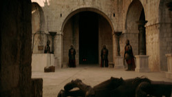 extant_GameOfThrones_2x01-TheNorthRemembers_0029