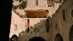 extant_GameOfThrones_2x01-TheNorthRemembers_0033