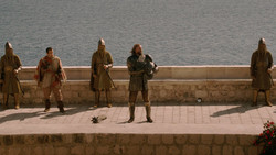 extant_GameOfThrones_2x01-TheNorthRemembers_0042