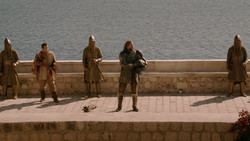 extant_GameOfThrones_2x01-TheNorthRemembers_0043