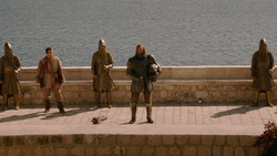 extant_GameOfThrones_2x01-TheNorthRemembers_0044