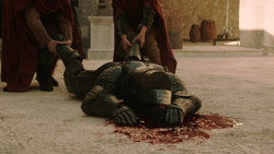 extant_GameOfThrones_2x01-TheNorthRemembers_0073