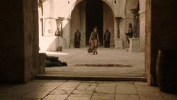 extant_GameOfThrones_2x01-TheNorthRemembers_0076