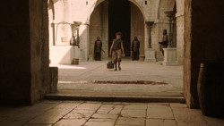 extant_GameOfThrones_2x01-TheNorthRemembers_0078