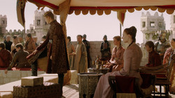 extant_GameOfThrones_2x01-TheNorthRemembers_0085
