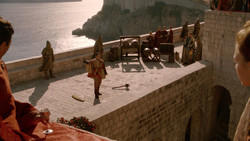 extant_GameOfThrones_2x01-TheNorthRemembers_0088