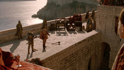 extant_GameOfThrones_2x01-TheNorthRemembers_0097