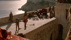 extant_GameOfThrones_2x01-TheNorthRemembers_0098
