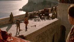 extant_GameOfThrones_2x01-TheNorthRemembers_0106
