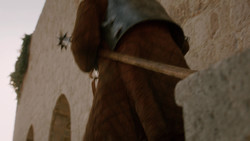 extant_GameOfThrones_2x01-TheNorthRemembers_0110