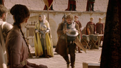 extant_GameOfThrones_2x01-TheNorthRemembers_0123