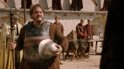 extant_GameOfThrones_2x01-TheNorthRemembers_0139