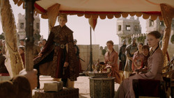 extant_GameOfThrones_2x01-TheNorthRemembers_0148