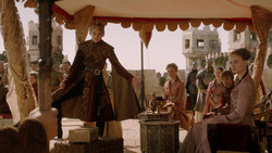 extant_GameOfThrones_2x01-TheNorthRemembers_0151