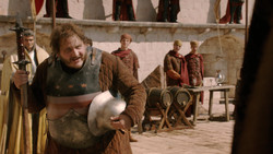 extant_GameOfThrones_2x01-TheNorthRemembers_0171