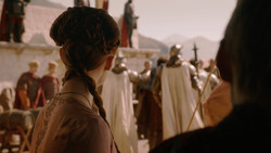 extant_GameOfThrones_2x01-TheNorthRemembers_0197