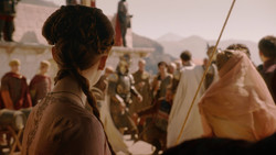extant_GameOfThrones_2x01-TheNorthRemembers_0200