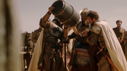 extant_GameOfThrones_2x01-TheNorthRemembers_0214