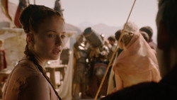 extant_GameOfThrones_2x01-TheNorthRemembers_0233