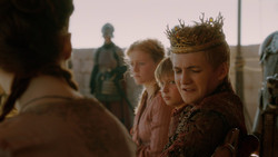 extant_GameOfThrones_2x01-TheNorthRemembers_0239