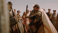 extant_GameOfThrones_2x01-TheNorthRemembers_0267